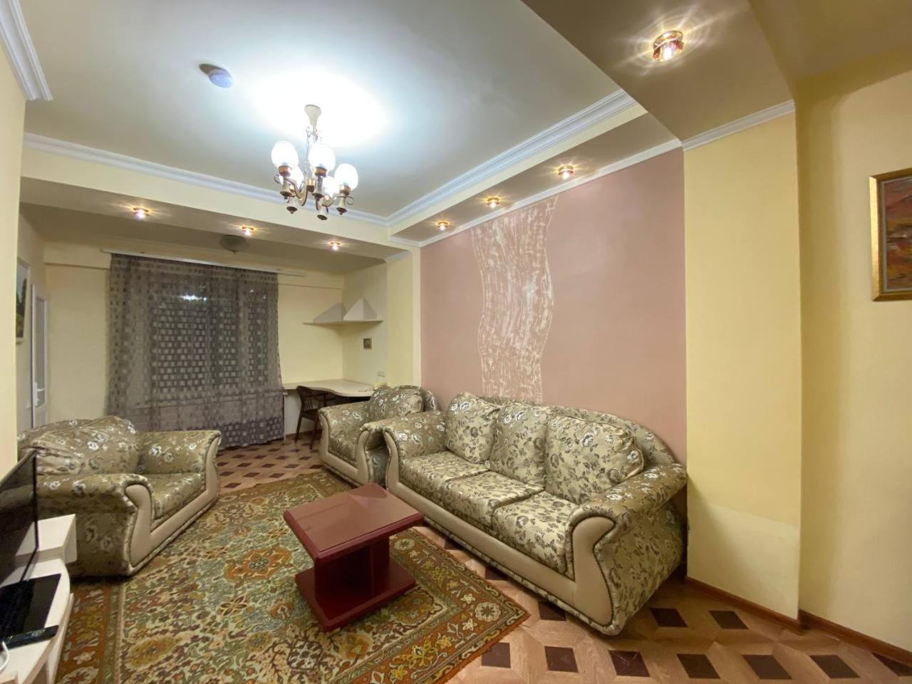 Дом Писателей Цахкадзора Hotel Luaran gambar