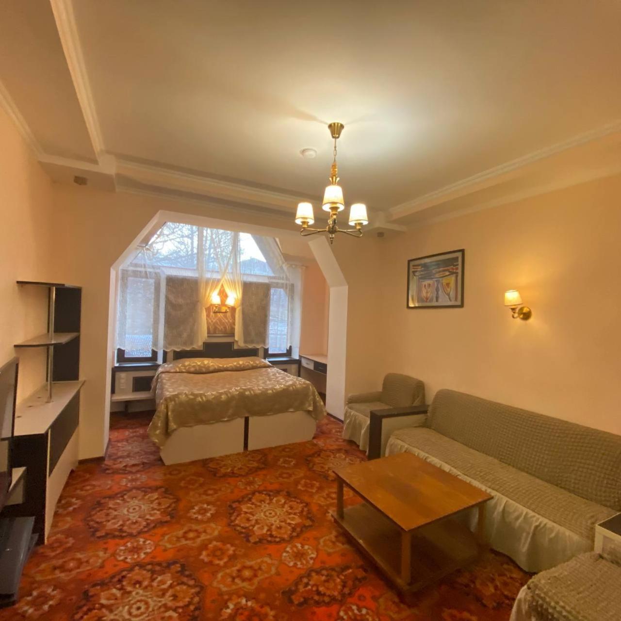 Дом Писателей Цахкадзора Hotel Luaran gambar