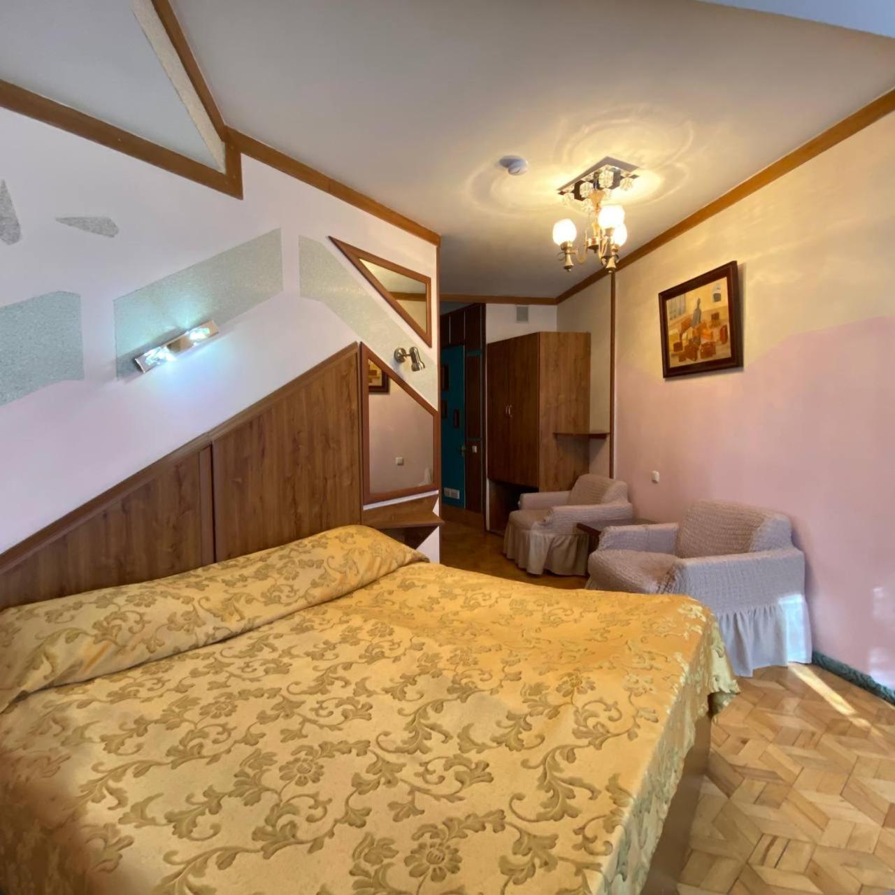Дом Писателей Цахкадзора Hotel Luaran gambar