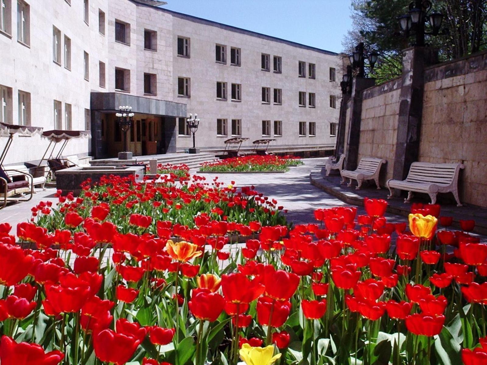 Дом Писателей Цахкадзора Hotel Luaran gambar