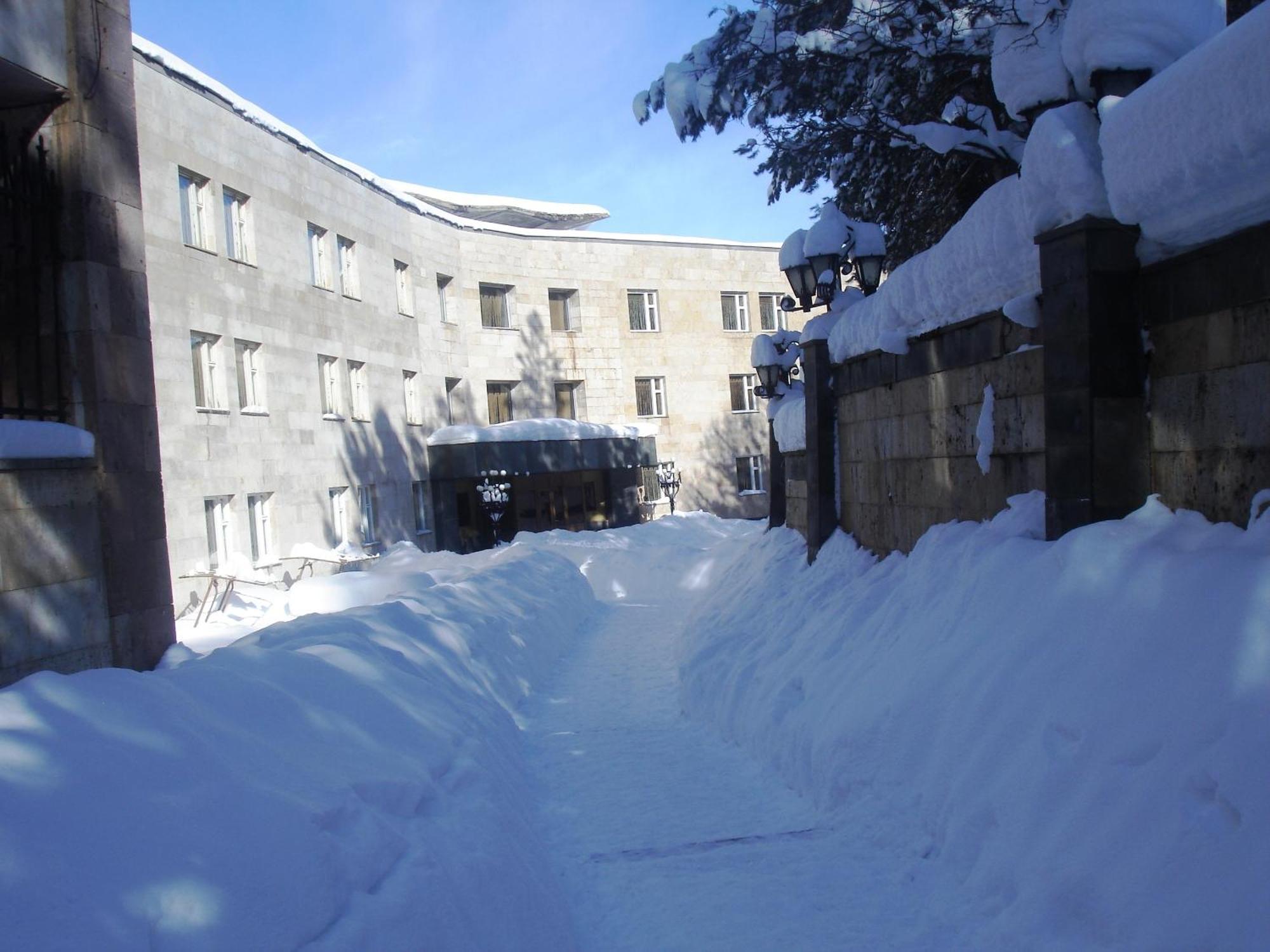 Дом Писателей Цахкадзора Hotel Luaran gambar