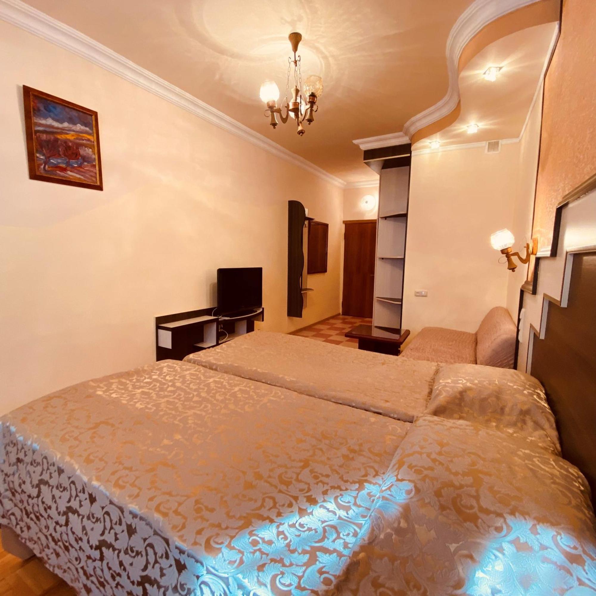 Дом Писателей Цахкадзора Hotel Luaran gambar